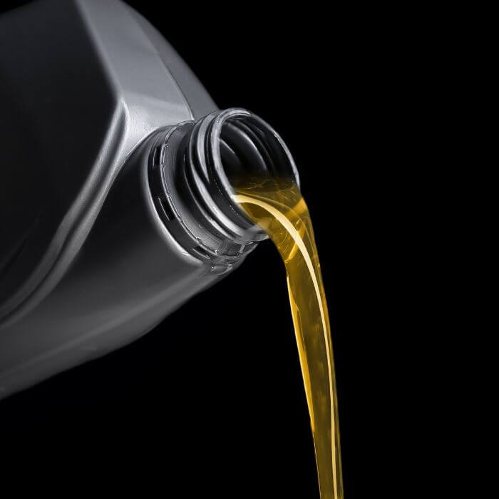 Можно ли продавать моторное масло и другие технические жидкости не только «на серьезном», но и красиво — с юмором?