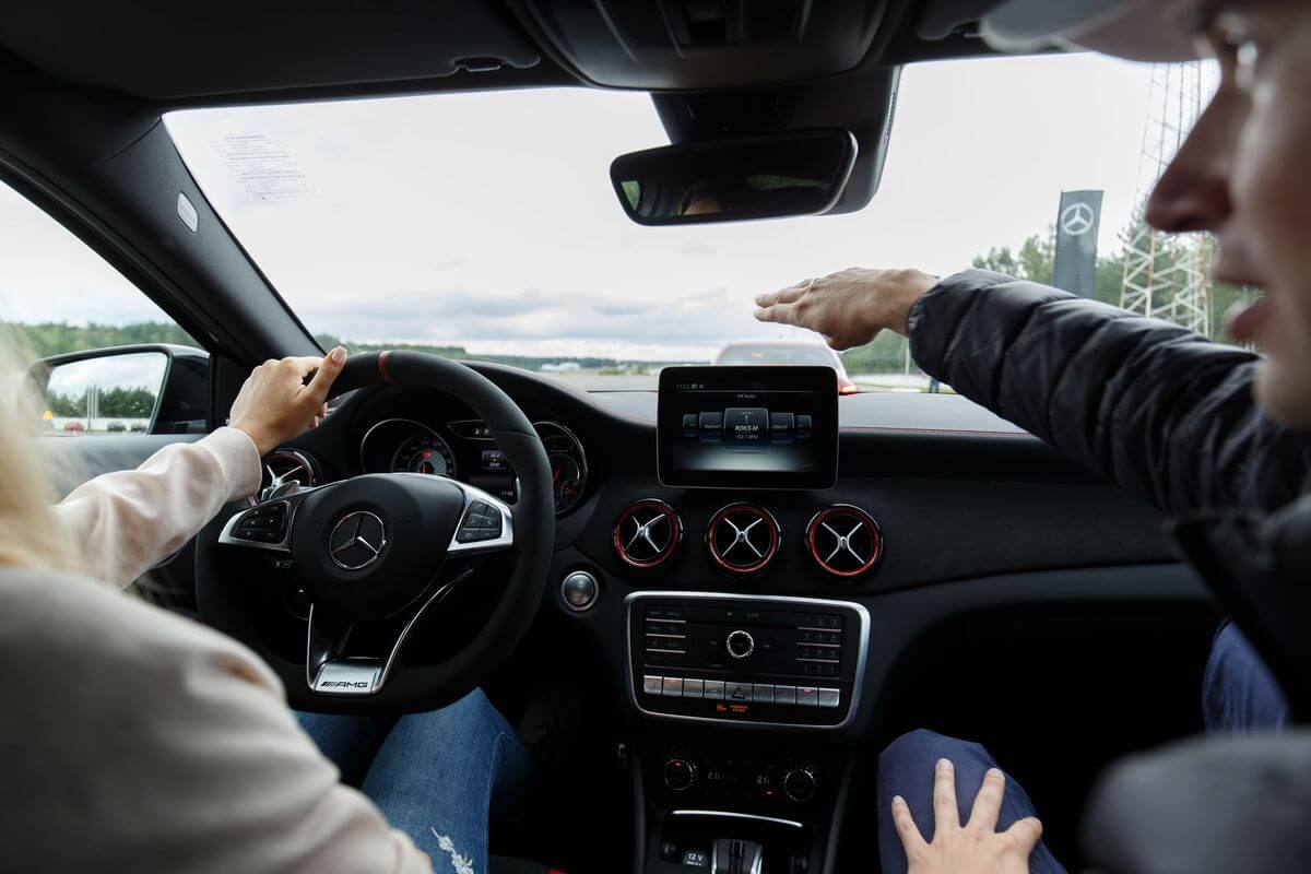 Как мы помогали Автомобильному дому «Энергия» проводить роуд-шоу Mercedes-Benz Star Experience